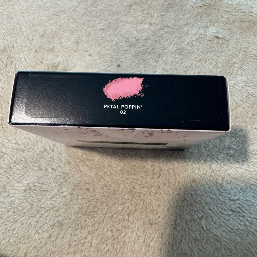 New and sealed Fenty Beauty High-Impact Powder Blush in Petal Poppin’